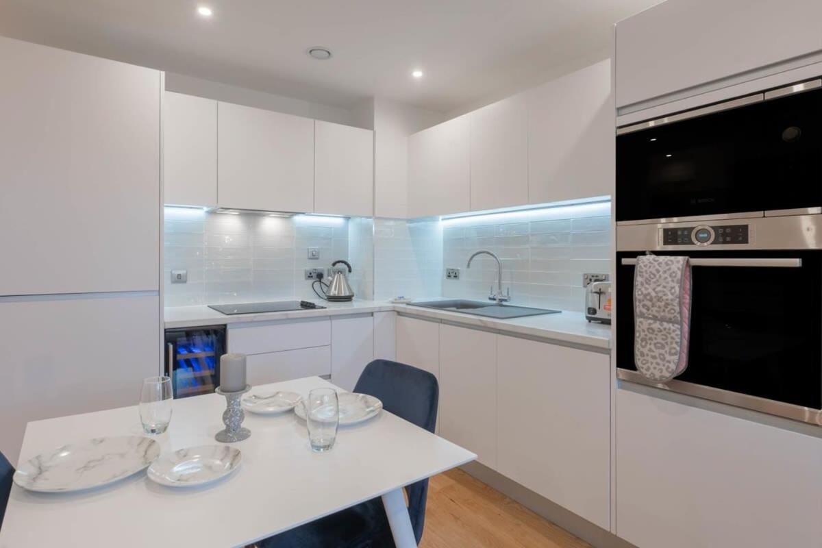 Lovely 1 Bedroom Apartment In Central Location Бирмингем Экстерьер фото